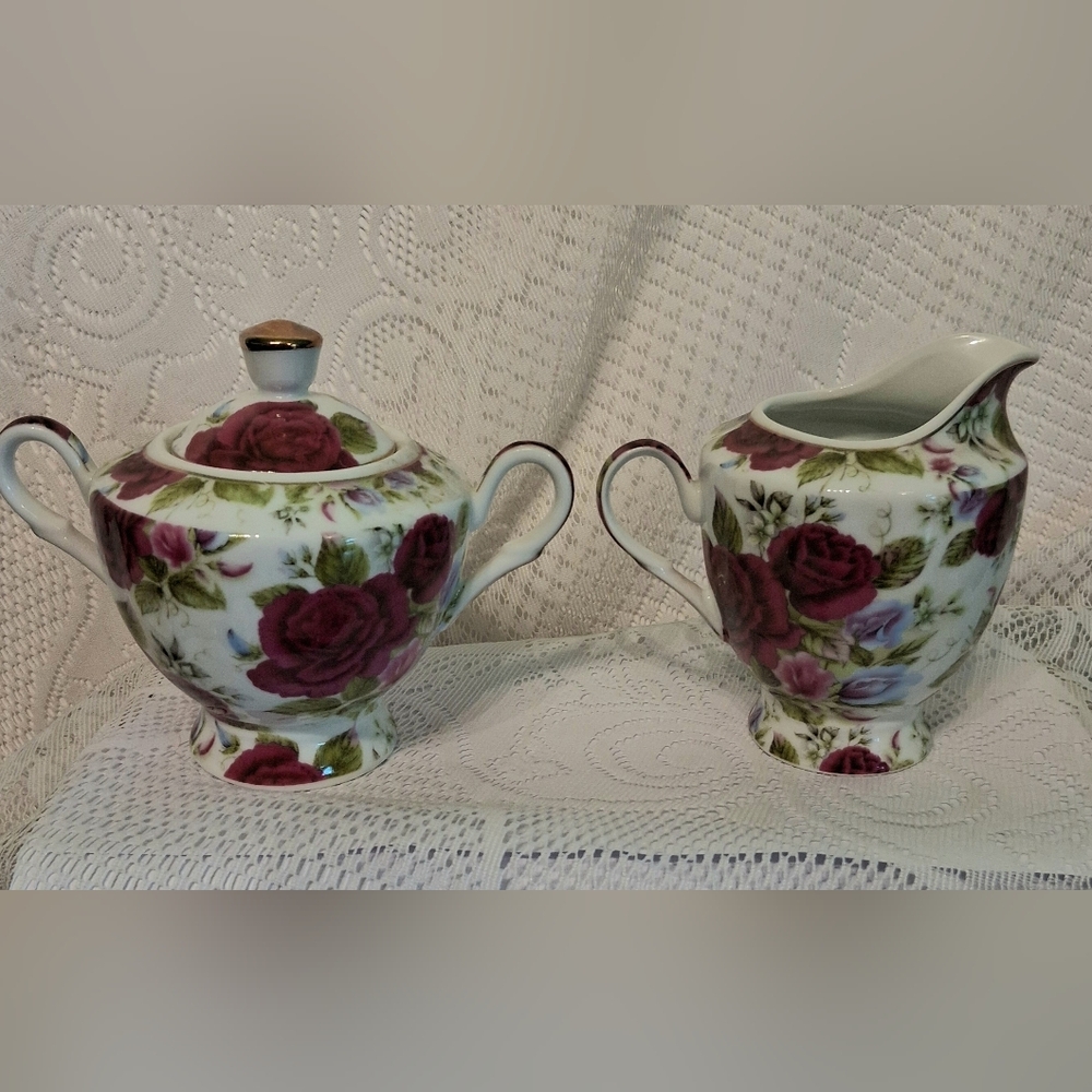 17 Pc Floral Tea Set with Red Roses - Picture 9 of 16